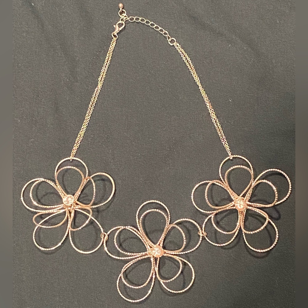 Gardenia wire statement necklace